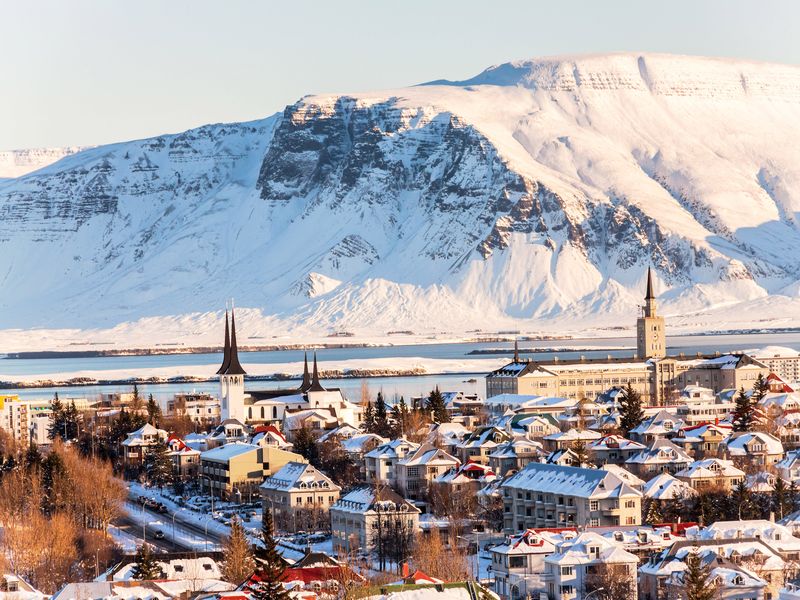 la ville de Reykjavik enneigé
